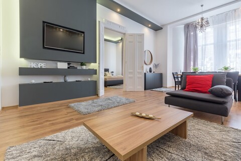 리얼 아파트먼트 지치