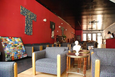 호스텔 온 써드