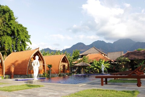 쿠부 파디 우든 하우스