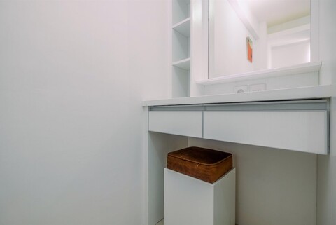 클린  심플리 코지 2BR 바수라 시티 아파트먼트