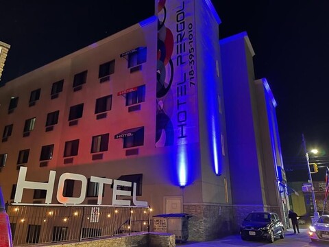 페르골라 JFK 공항 호텔