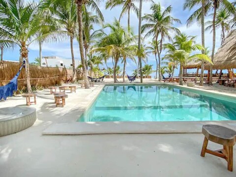 닐루 이슬라 무헤레스 바이 셀리나