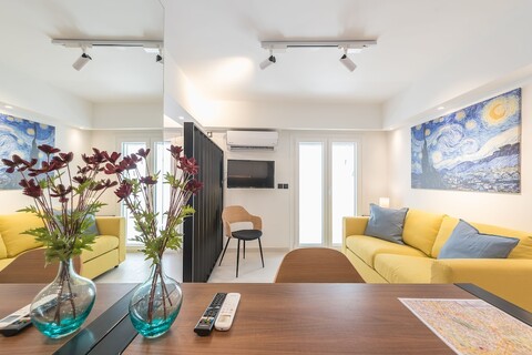 파돈, 더 테라스 스위트 니 아크로폴리스 바이 클라드키스