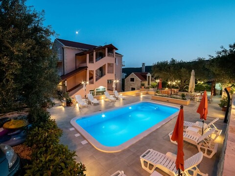 아파트먼트 니리츠