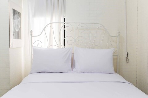 화이트  나이스 1BR 앳 바수라 시티 아파트먼트