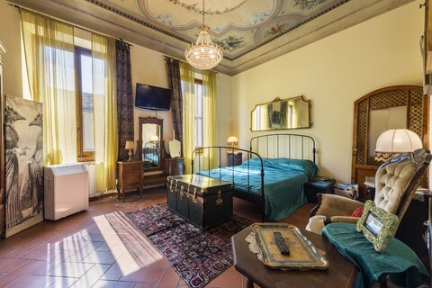 몬나 리사 바이 메가