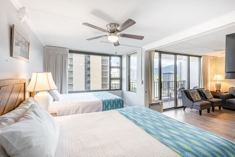 바람이 잘 통하는 12층 와이키키 콘도, 무료 주차 포함