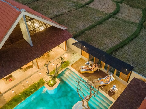 아몰라스 빌라 창구, 발리니즈 뮤럴리즘