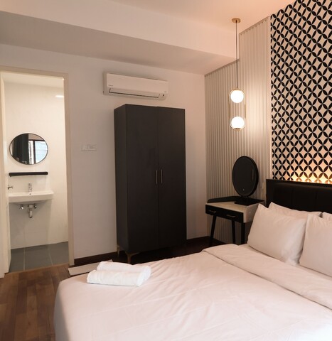 Reizz Residence