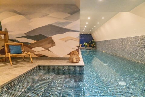 호텔 파리스터 & 스파