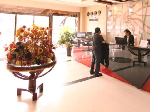 VX Hotel South Railway Station Guangming Road Metro Station