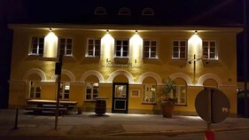 Der Heurige im Gasthaus zum Lowen