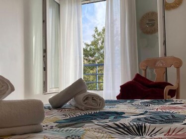 LUNAROOM Center & Quiet Guesthouse