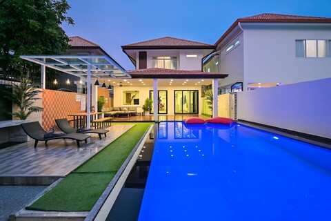 Exquisite Pool Villa A