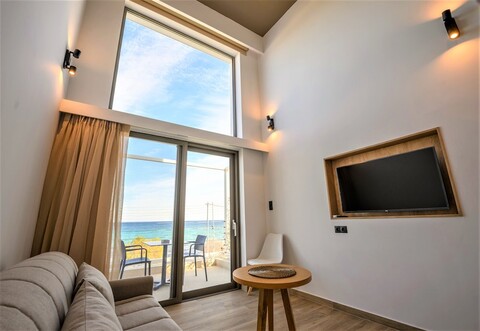 비치에 위치한 큐브스 아테네 공항