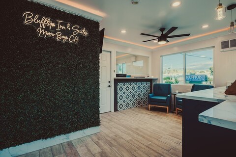 블러프탑 인 & 스위트 - 워프/레스토랑 지구