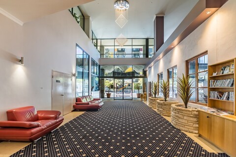 스타웨스트 아파트먼츠 올더니 온 헤이