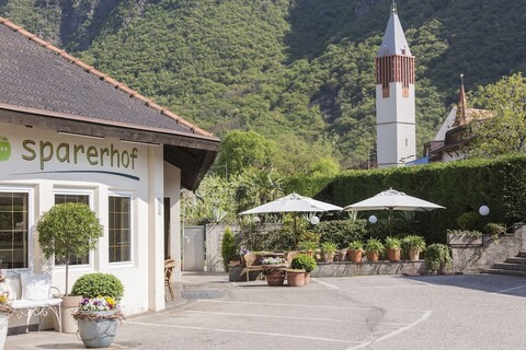 호텔 스파레로프