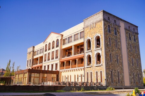 카우카소스 호텔