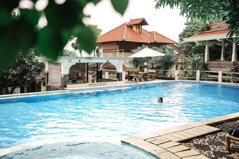 아메드 카페 & 호텔 케분 와얀