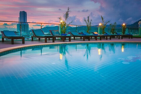 애드 플러스 호텔 & 스파