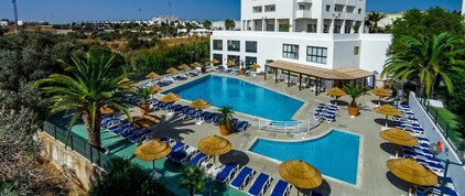 아파르타멘투스 투리스티쿠스 자넬라스 두 마르