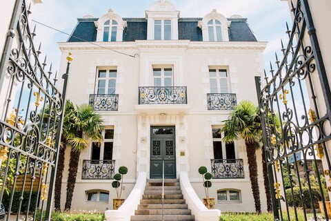 르호텔 파르티큘리에 에스콧