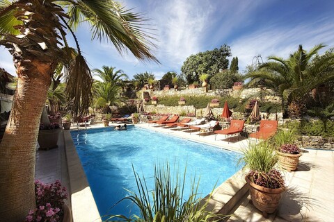 호텔 라 바스티드 드 발본