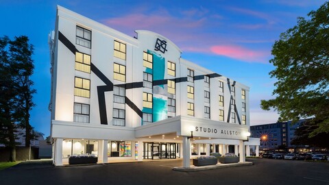 스튜디오 올스턴 호텔