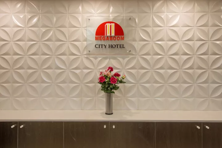 Megaboom City Hotel