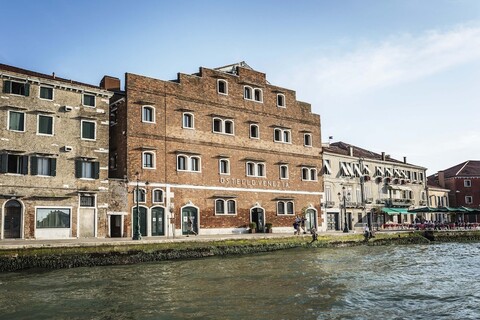 제너레이터 베니스