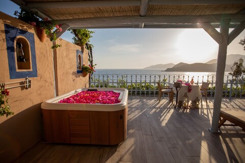 베야즈 유누스 호텔 - 어른 전용