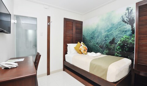 717 세자르 플레이스 호텔