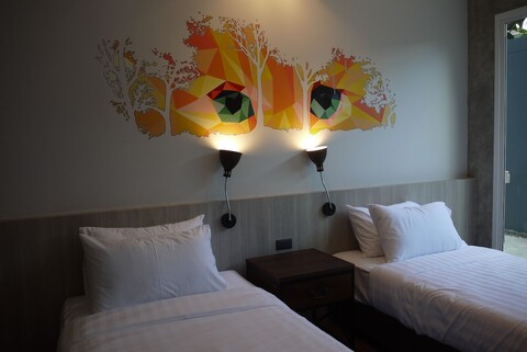 라나 베드 앤드 스페이스 - 호스텔