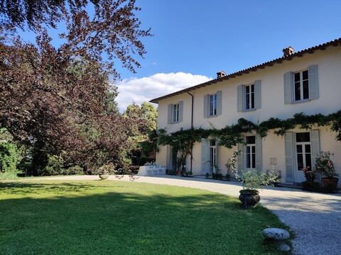 댄딜라이언 코모 스위트 & 파크