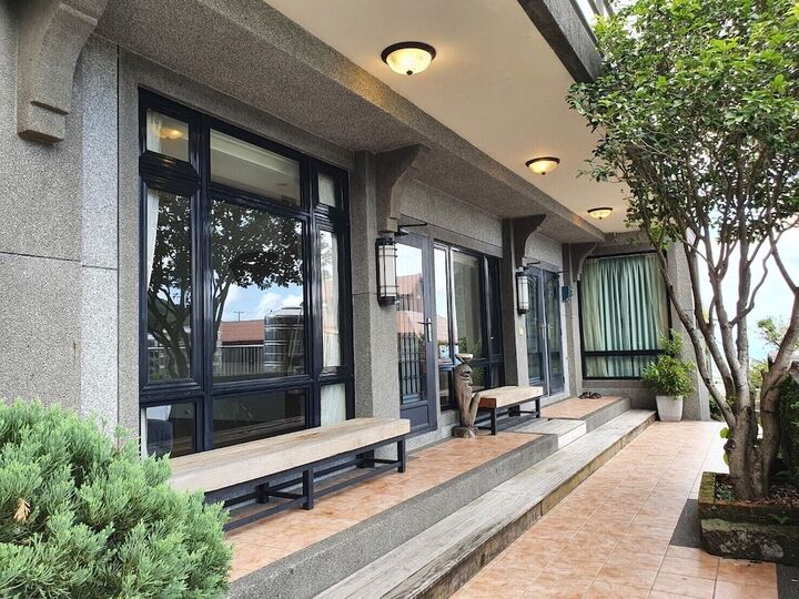 쳰 칭 B&B-i