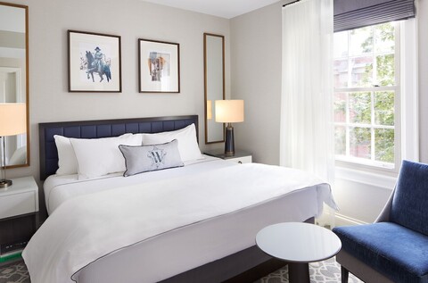 더 휘트니 호텔