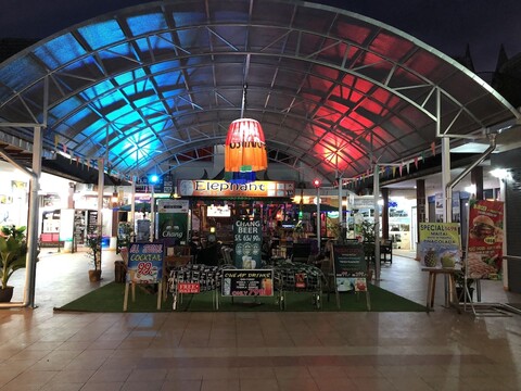 멀린 플라자 아파트먼츠