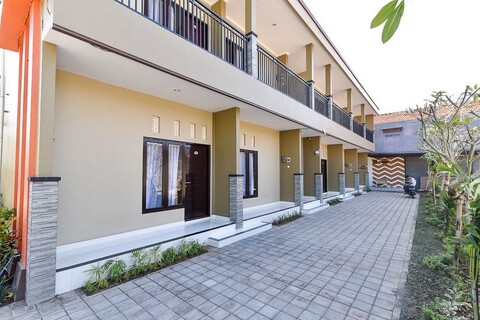 레드도어즈 플러스 - 잘란 이맘 본졸 덴파사르 근처