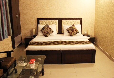 오요 2407 호텔 게라스 M1