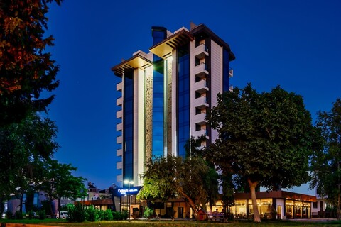 옵티멈 럭셔리 호텔 & 스파