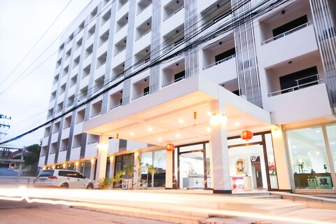 화이트 하우스 비조텔