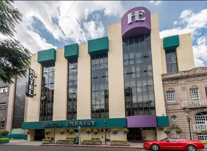 호텔 엠버시-i