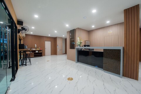 더 문 나이트 호텔