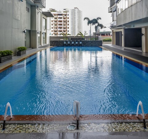 디 애비뉴 호텔