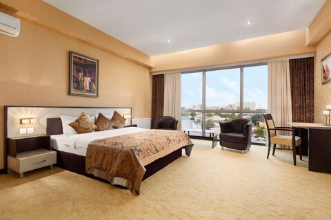 데이즈 호텔 바이 윈덤 바쿠