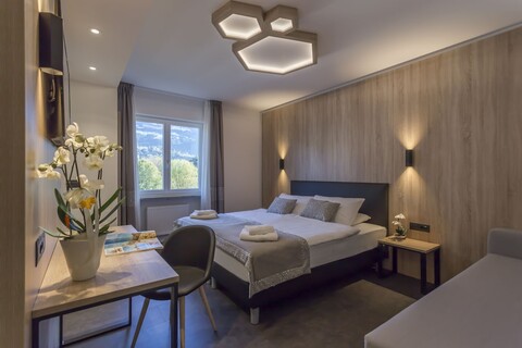 투어리스트 호텔