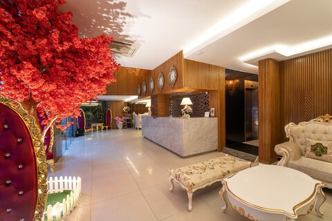 더 화이트 호텔 8A 타이 밴 렁