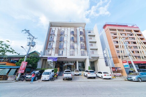 레드도어즈 플러스 @ 록사스 스트리트 다바오