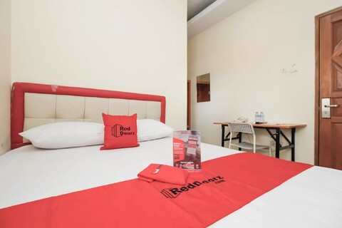 레드도어즈 플러스 @ 잘란 페무다 자카르타